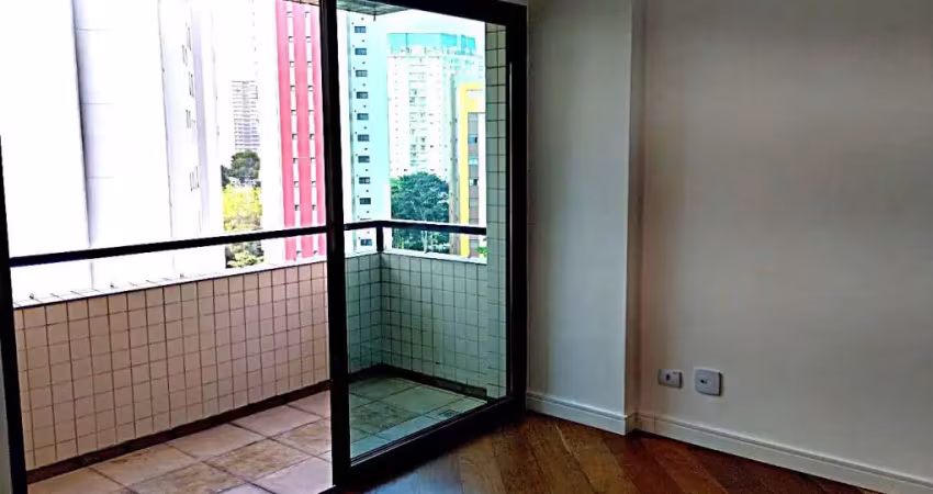 Apartamento com 3 dormitórios, sendo 1 suíte, amplo e ensolarado em área nobre no klabin na região da vila mariana.