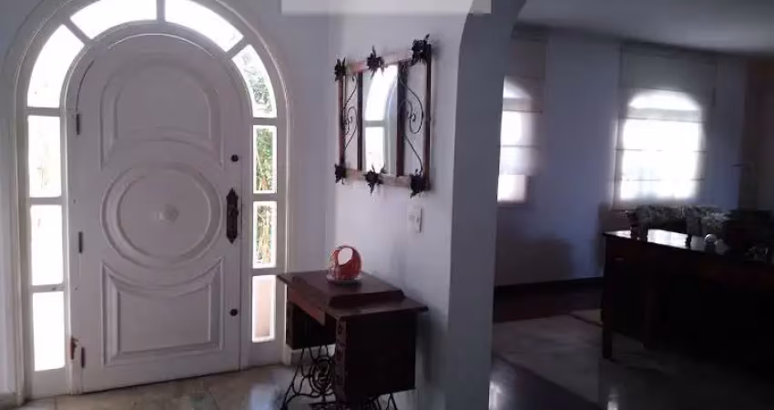 Casa com 4 dormitórios sendo 2 suítes e 1 escritório 430m2 área construída excelente localização em área estritamente residencial z1