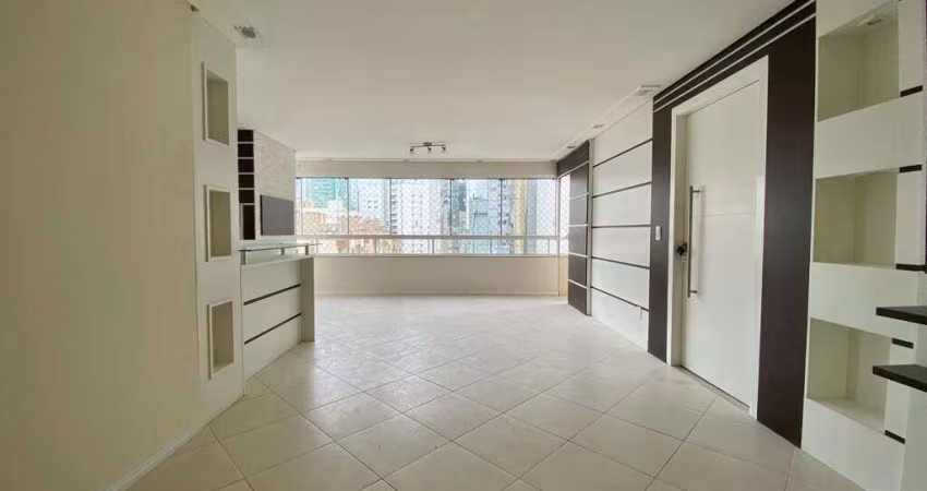 Aluguel Anual: Apartamento 3 quartos no centro de Balneário Camboriú.