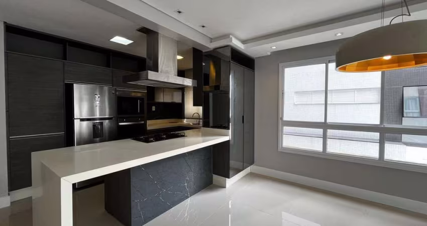 Aluguel Anual: Apartamento diferenciado, 3 suítes, churrasqueira a carvão, 2 vagas, 180m² - Praia Brava - Itajaí/SC
