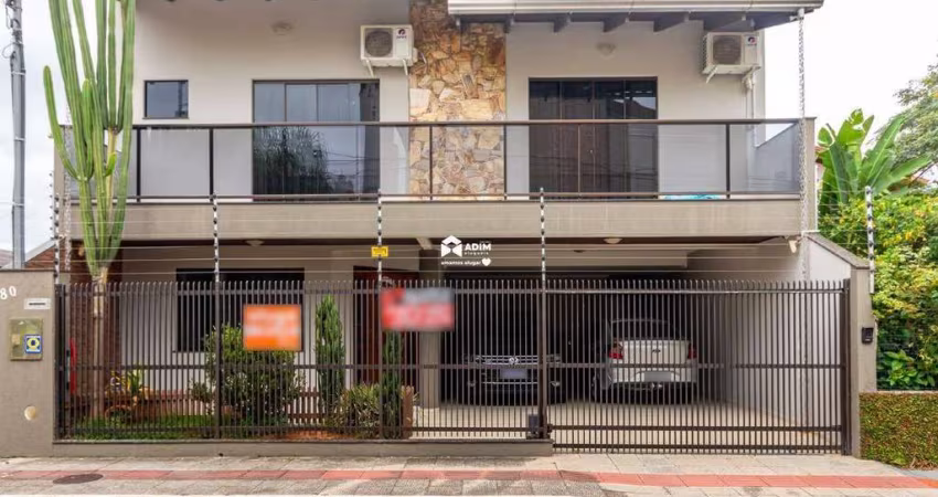 Casa 4 quartos no Centro de Balneário Camboriú-SC.