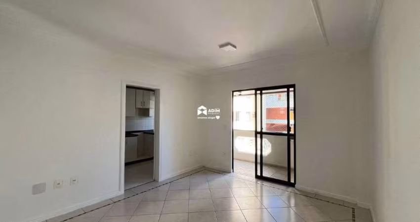 Aluguel Anual: Apartamento diferenciado 2 quartos sendo 1 suíte a poucos metros da praia em Balneário Camboriú