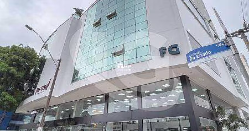Aluguel Anual: Apartamento mobiliado 3 suítes no centro de Balneário Camboriú.