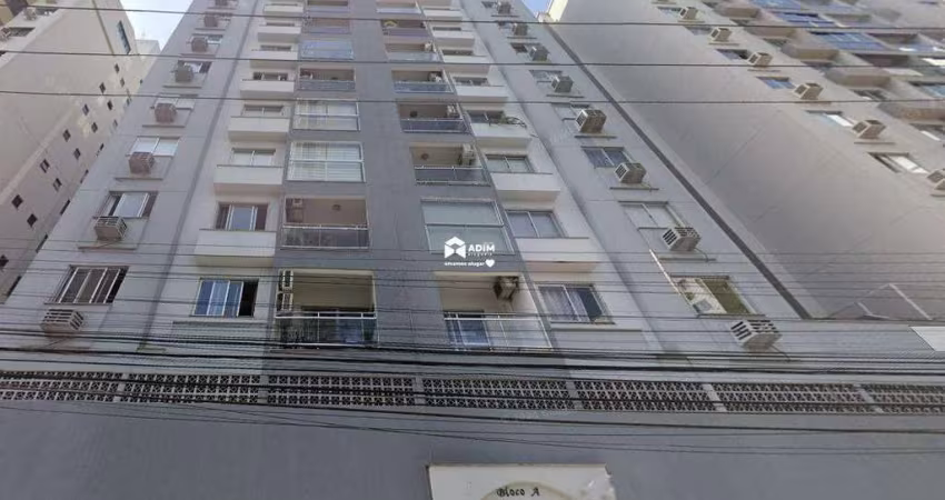 Aluguel Anual: Apartamento 2 quartos quadra mar em Balneário Camboriú.