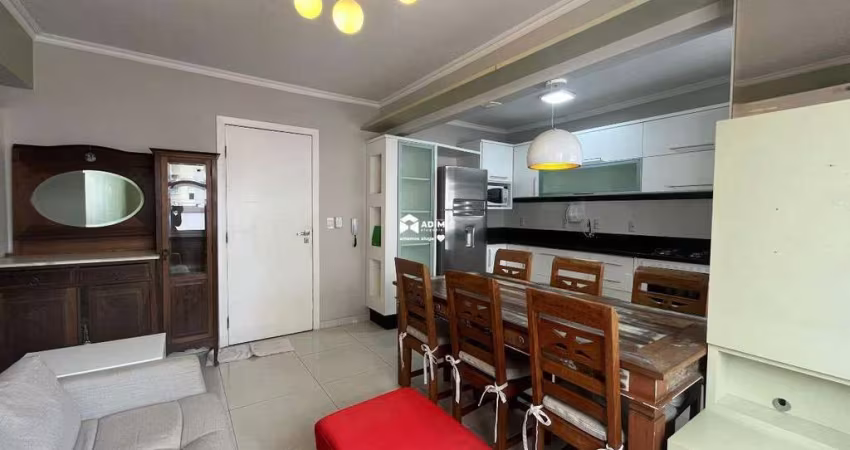 Aluguel anual: Apartamento de 2 quartos a quadra mar em Balneário Camboriú
