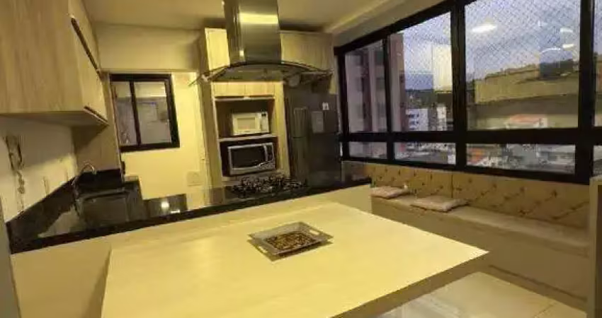 Aluguel anual: Apartamento de 2 suítes semi mobiliado em Balneário Camboriú.