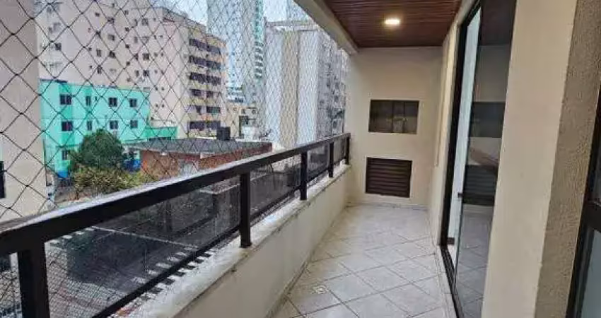 Aluguel anual: apartamento de 2 dormitórios no centro em balneário camboriú