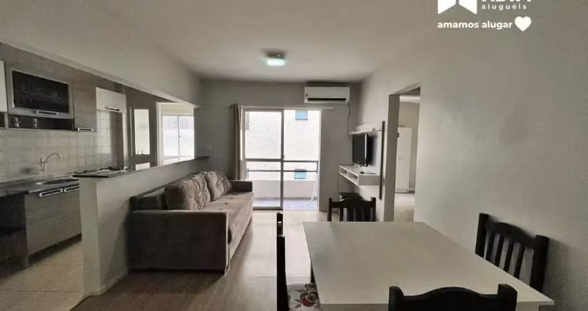 Aluguel anual: apartamento 2 dormitórios, mobiliado, sacada e garagem rotativa. no centro de balneário camboriú
