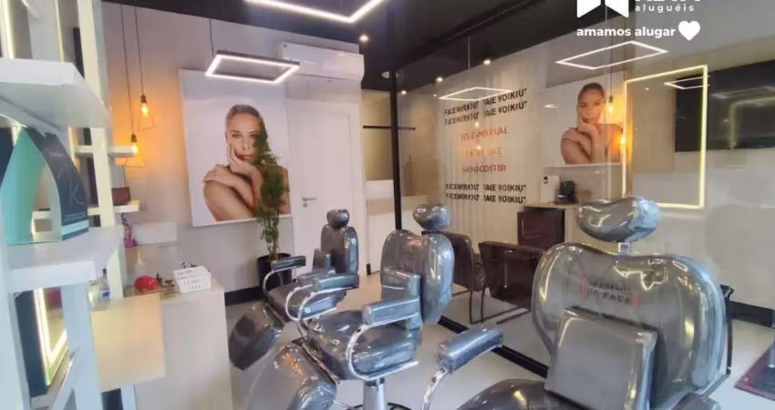 Aluguel anual: sala mobiliada e equipada de 99mt² privativos para salão de beleza no centro de balneário camboriú - sc
