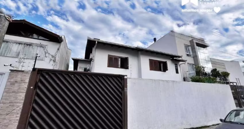Aluguel anual: casa residencial/comercial com 252 metros no centro de balneário camboriú.