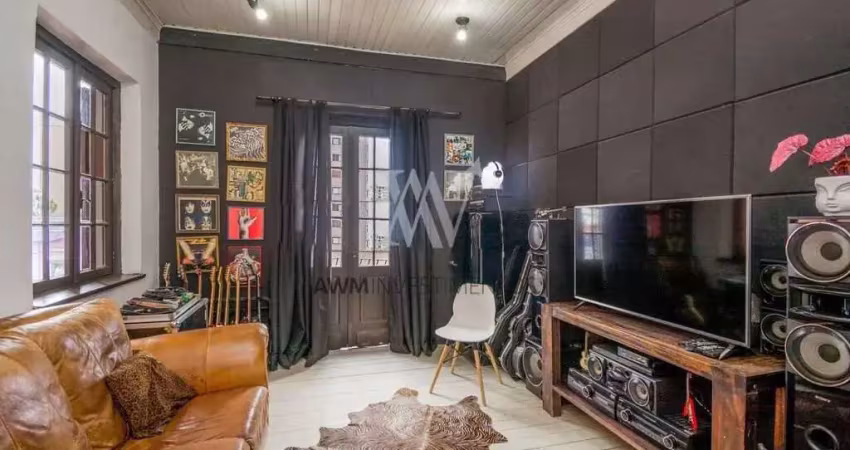 Awm Vende Casa no Bairro Moinhos  De Vento, Porto Alegre - CA202