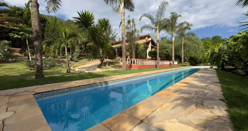 Casa no condomínio Chácaras itambé para venda com 4 quartos, sendo 2 suítes, 670m²