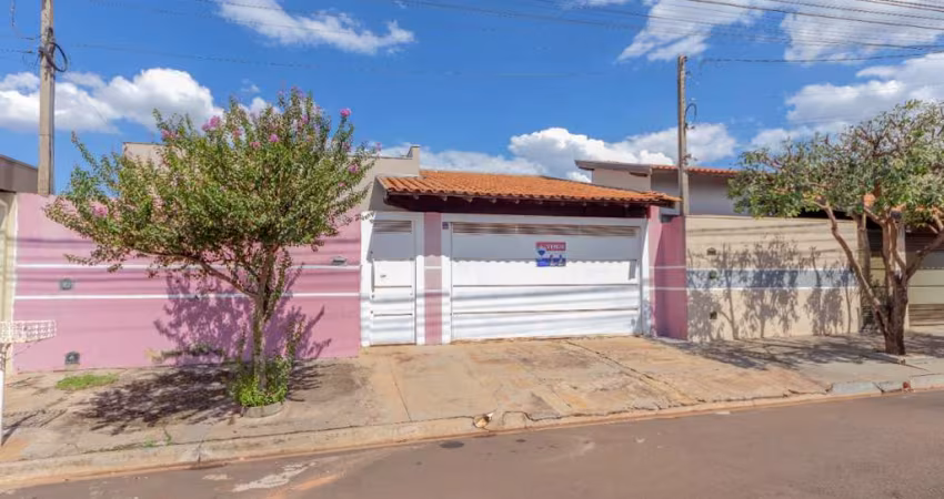 Agradável casa tipo para venda com 3 quartos, sendo 1 suíte, 132m²