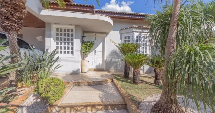 Confortável casa tipo para venda com 3 quartos, sendo 1 suíte, 296m²