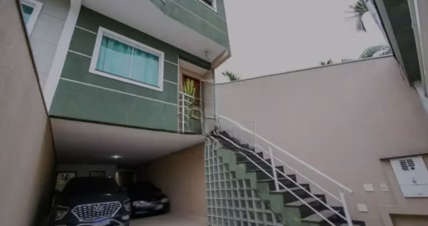 Sobrado com 3 Suítes,  4 vagas