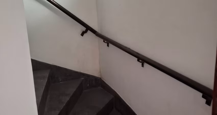 Excelente  conjunto comercial,  2 salas, 1 loja térreo.