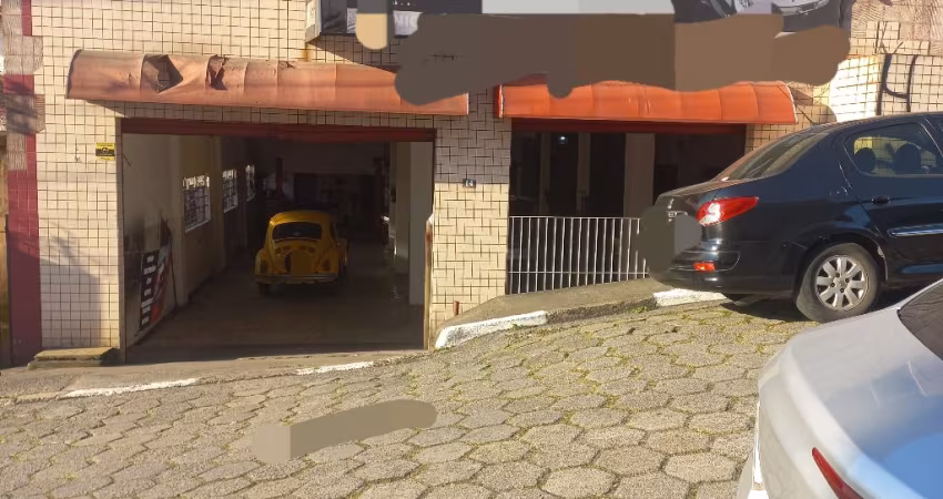 Loja com 288 m² , esquina com a Av. Antônio Emerick  em São Vicente SP.