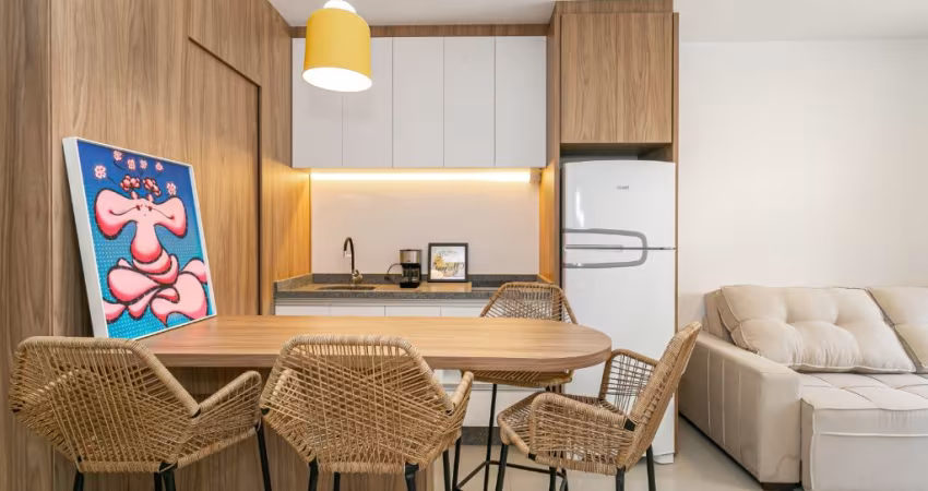 Mobiliado e Moderno | 2 Quartos com Churrasqueira no Ribeirão da Ilha