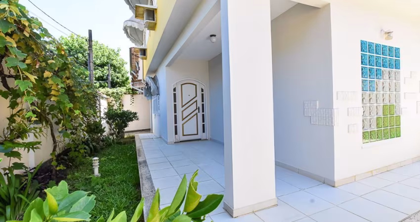 Casa  em São Francisco  220 m2 com 3  quartos à venda, 220 m² por R$ 1.590.000