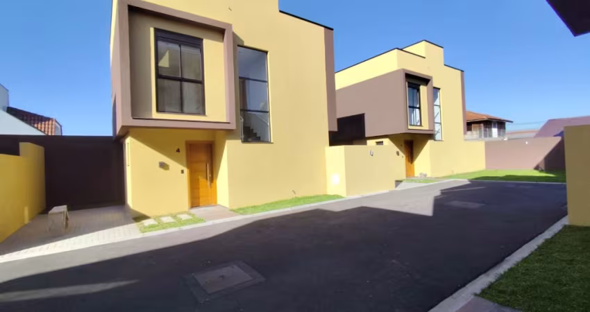 Vende sobrado de 3 quartos no Bairro Alto - Curitiba
