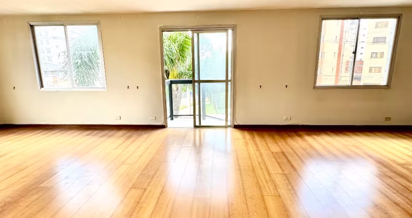 Apartamento Amplo na Visconde de Guarapuava