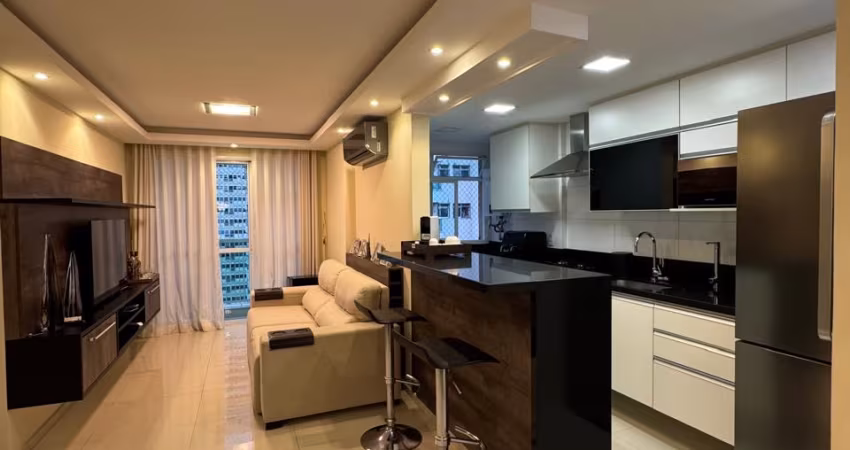 DIRETO COM O PROPRIETÁRIO: Lindo apartamento reformado, em andar alto!