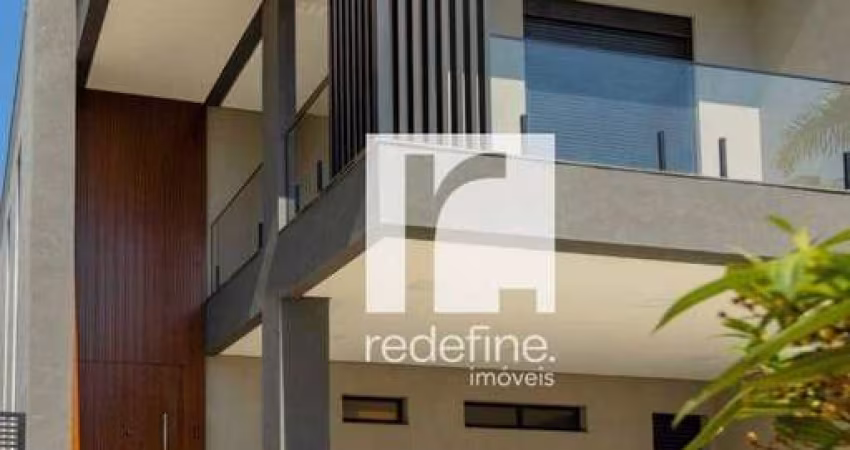 Sobrado em Condomínio, 3 suítes, piscina privativa, 6 vagas de garagem e área Gourmet