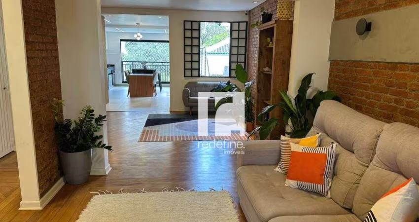 Sobrado impecável com 4 dormitórios (2 suítes) e 2 vagas à venda, 300 m² por R$ 1.900.000 - Aclimação - São Paulo/SP