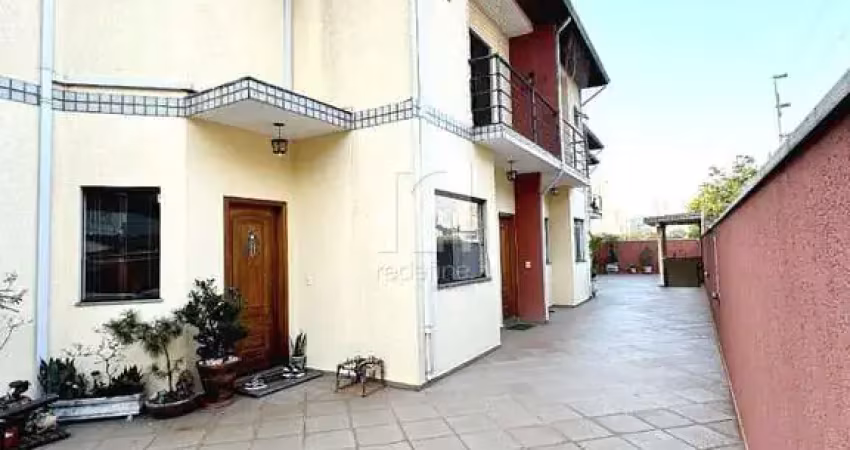 Sobrado triplex em condomínio fechado com 3 dormitórios (1 suítes) e 2 vagas à venda por r$ 1.050.000 - rua tucuri - bosque da saúde - são paulo/sp