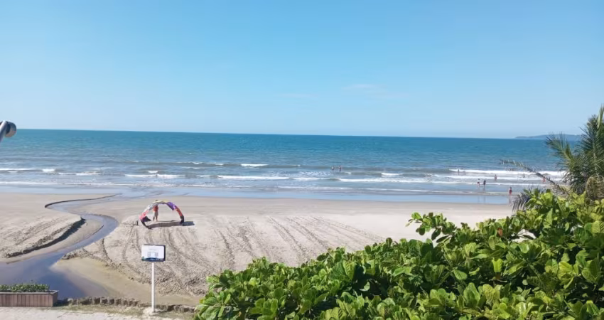 Itapema SC Apt Pé na areia com suíte e varanda gourmet