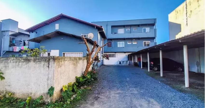 Terreno com edificação residencial e comercial na avenida central de naveganteste040701avenida joão sacavem - centro - navegantes/sc