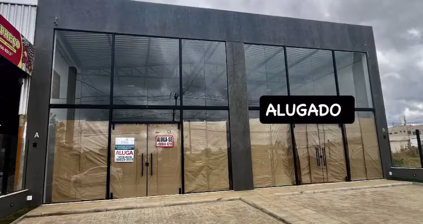 Excelente Ponto Comercial na Av. Gilenilda Alves, pé direito duplo! 