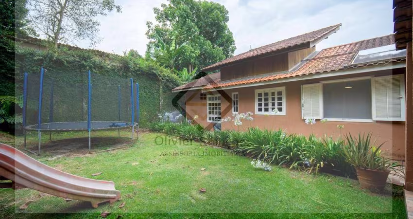Casa para Venda em Carapicuíba, Chácara Vale do Rio Cotia, 4 dormitórios, 2 suítes, 3 banheiros, 6 vagas