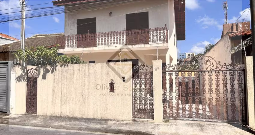 Casa para Venda em Cotia, Jardim Nomura, 3 dormitórios, 1 suíte, 3 banheiros, 4 vagas