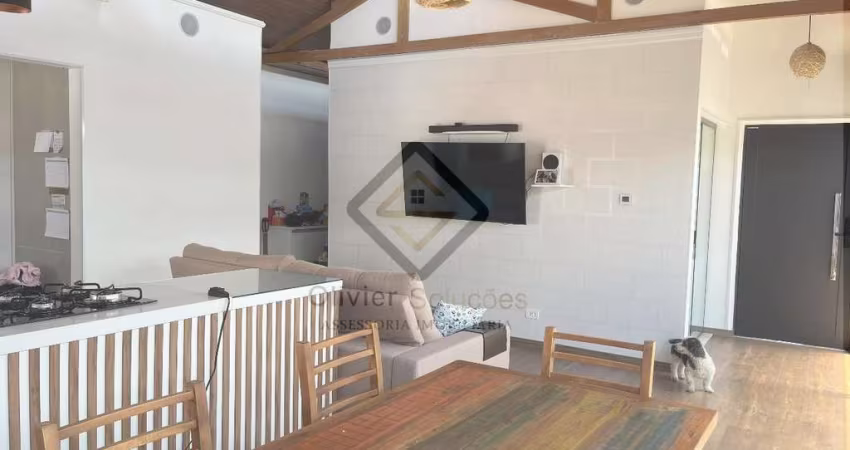 Casa para Venda em Cotia, Pereiras, 2 dormitórios, 2 suítes, 3 banheiros, 2 vagas