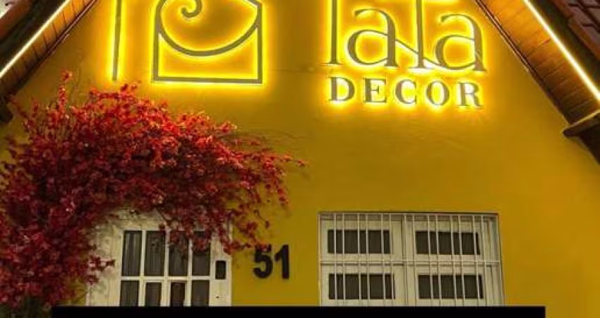Charmoso Chalé  Comercial -  Cotia com 6 Salas e 4 vagas ! vem....