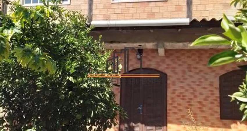 Casa localizada no bairro Santa Cruz/Grávatai