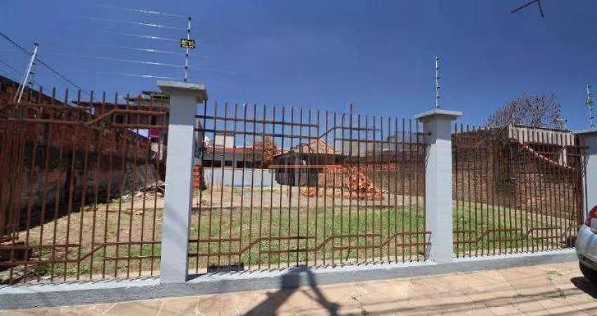 Casa localizada no bairro Rio Branco/Canoas