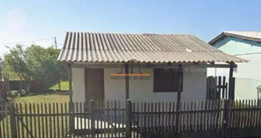 Casa localizada na praia do magisterio/balneário pinhal