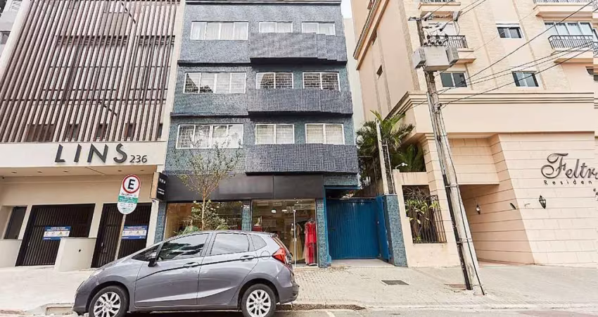 Prédio à venda na Rua Lamenha Lins, 222, Centro, Curitiba
