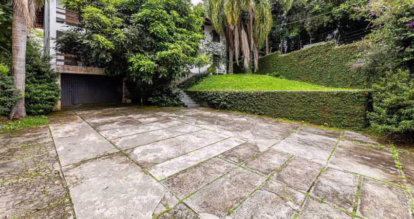 Casa com 5 quartos à venda na Rua Major Saul de Carvalho Chaves, 515, Santa Cândida, Curitiba