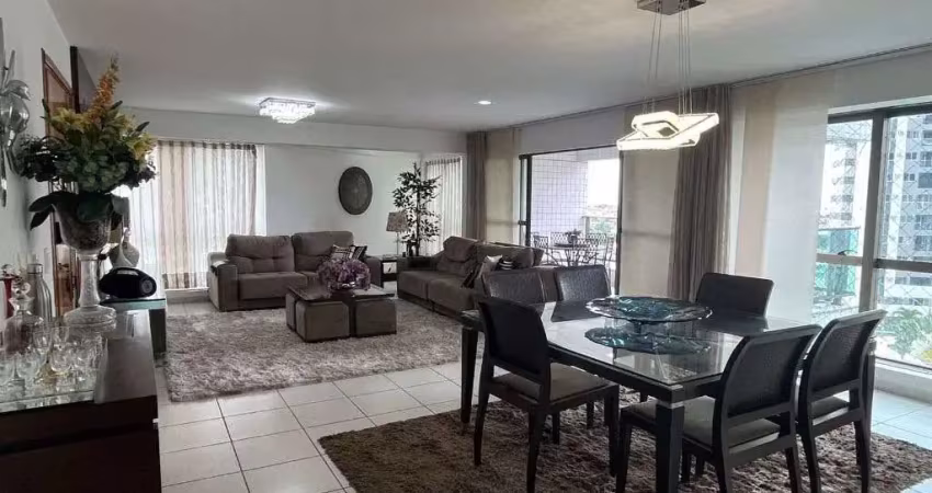 Apartamento 214m², com 4 suítes e 3 vagas na Ribeira