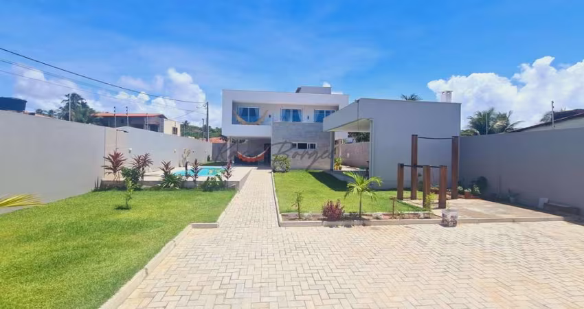 Casa Duplex 185m² em Tabatinga: 3 suítes, piscina e jardim