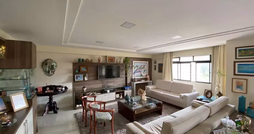Amplo apartamento no Tirol, 286m², 4 quartos, 3 vagas