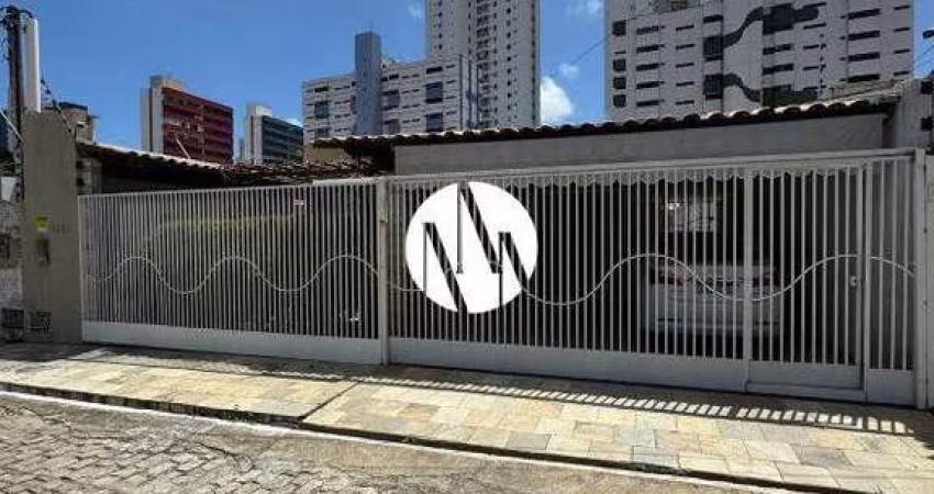 Casa térrea 200m2 4/4 sendo 3 suítes para locação em Lagoa Nova.
