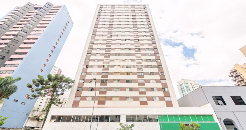 Apartamento 3 quartos com 2 vagas no Batel