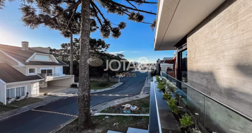 Casa em Condomínio com 3 suítes e terreno