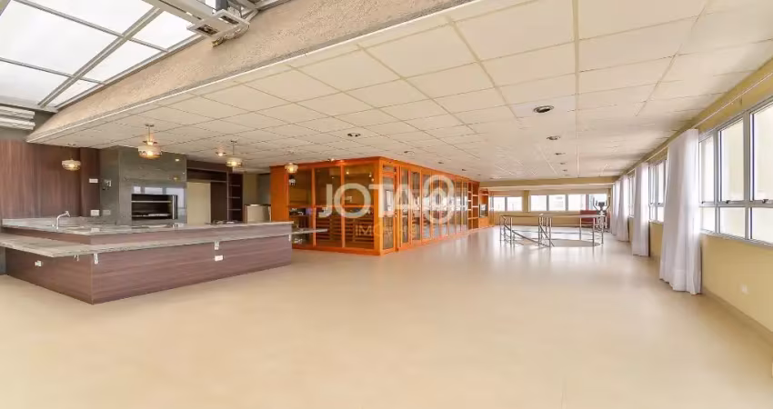 COBERTURA AMPLA 4 QUARTOS VISTA E ILUMINADA NO BATEL
