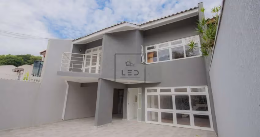 Sobrado à Venda no Bairro Ahú 225m²