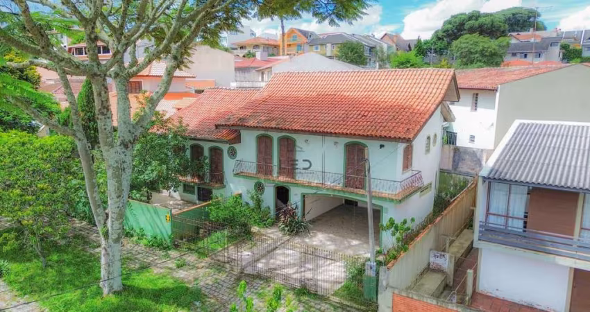 OPORTUNIDADE Casa com 280m2 Bairro: Guabirotuba